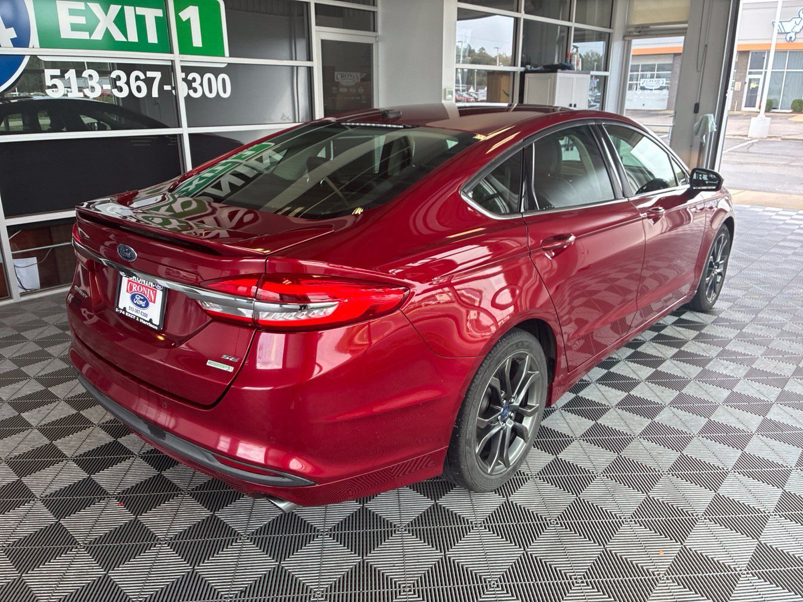 Used 2018 Ford Fusion SE w/ Equipment Group 201A FWD image 6