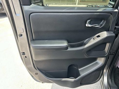 Used 2025 Nissan Frontier SV w/ SV Convenience Package RWD image 26