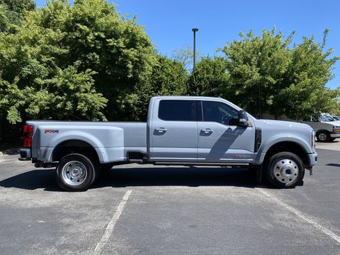 Used 2025 Ford F450 Platinum w/ FX4 Off-Road Package AWD/4WD image 10