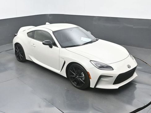 Used 2024 Toyota GR86 Premium RWD image 24