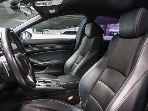Used 2018 Honda Accord Sport image 18