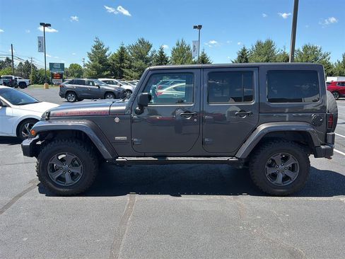 Used 2017 Jeep Wrangler Unlimited Rubicon AWD/4WD image 4