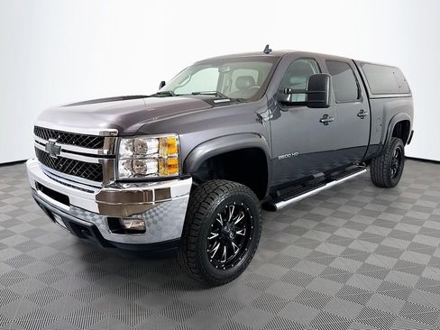 Used 2011 Chevrolet Silverado 2500 LTZ w/ LTZ Plus Package AWD/4WD image 3