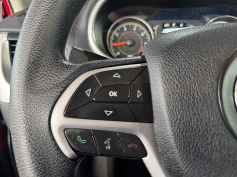 Used 2015 Jeep Cherokee Sport FWD image 13