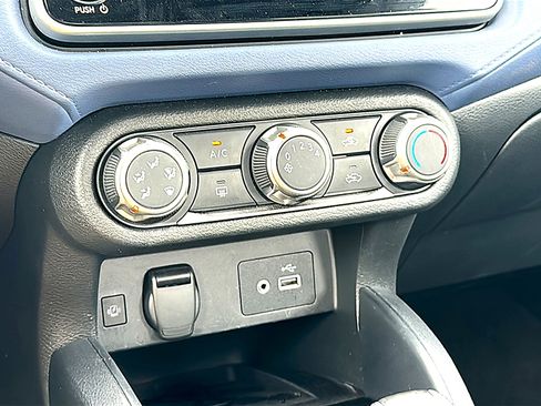 Used 2024 Nissan Versa SV image 32