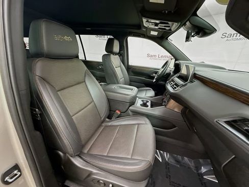 Used 2024 Chevrolet Suburban High Country image 34