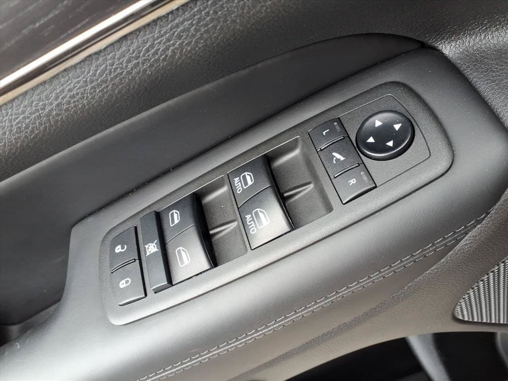 Used 2021 Jeep Grand Cherokee High Altitude AWD/4WD image 16