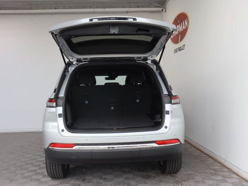 Used 2025 Jeep Grand Cherokee Laredo X w/ Trailer Tow Package RWD image 5
