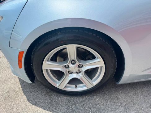 Used 2017 Chevrolet Camaro LT RWD image 10