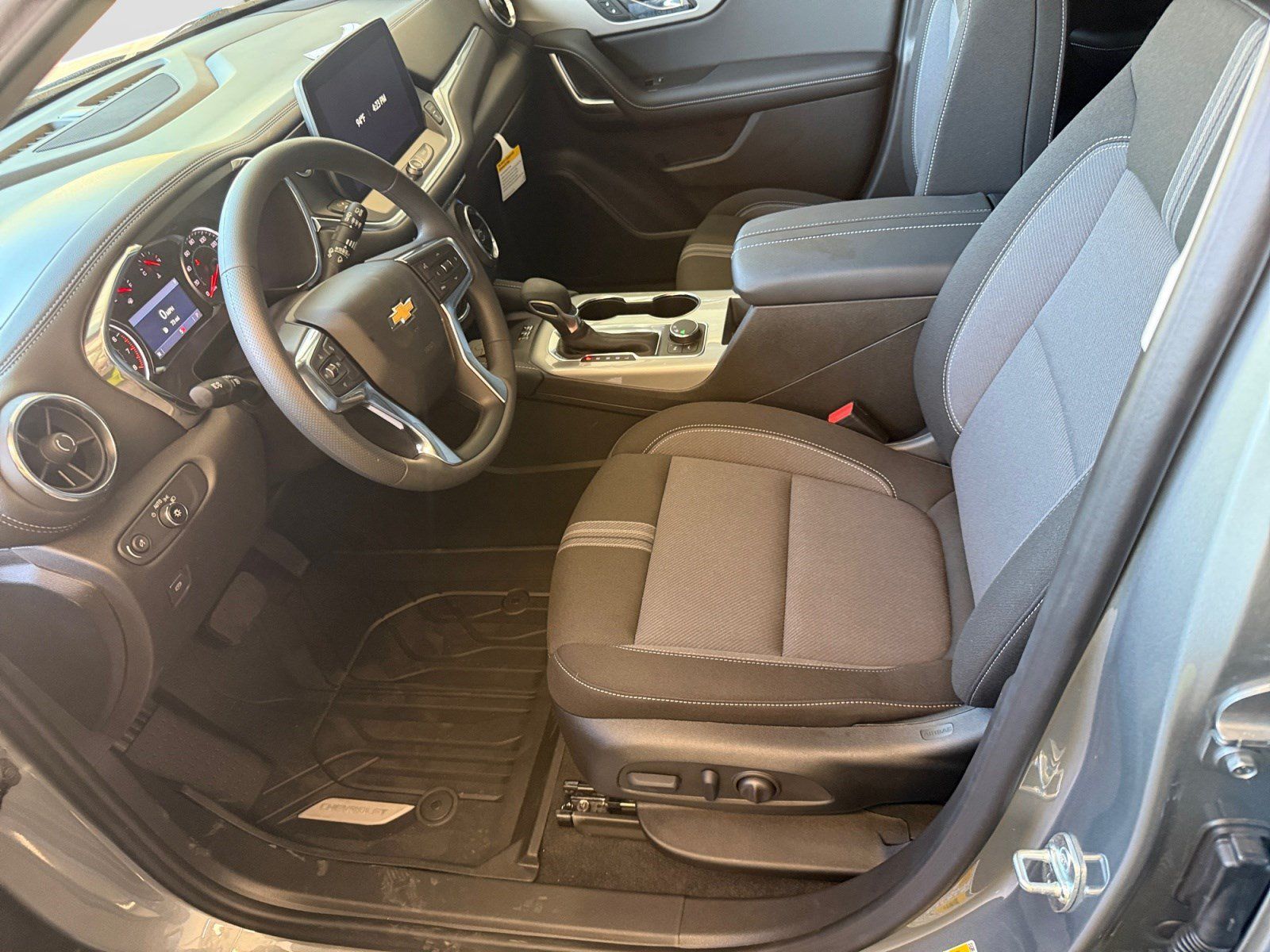 New 2026 Chevrolet Blazer LT w/ Convenience Package FWD image 11