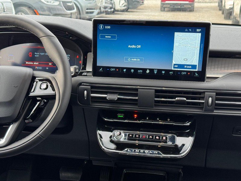 Used 2025 Lincoln Corsair AWD w/ Equipment Group 101A image 15