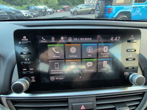 Used 2018 Honda Accord Sport image 21