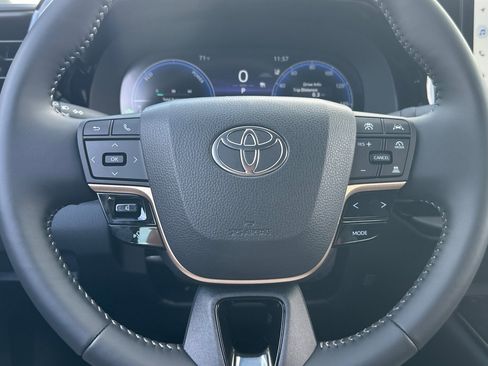 New 2026 Toyota Crown XLE image 25