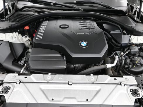 Used 2023 BMW 330i Sedan w/ Premium Package RWD image 17