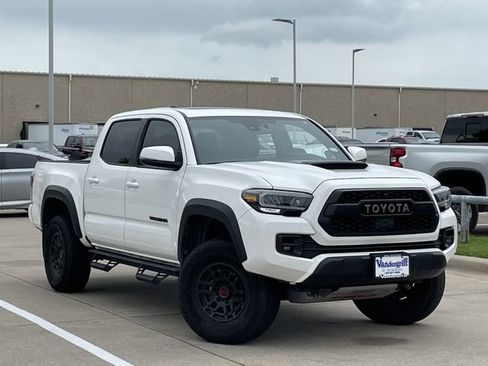 Used 2023 Toyota Tacoma TRD Pro AWD/4WD image 2