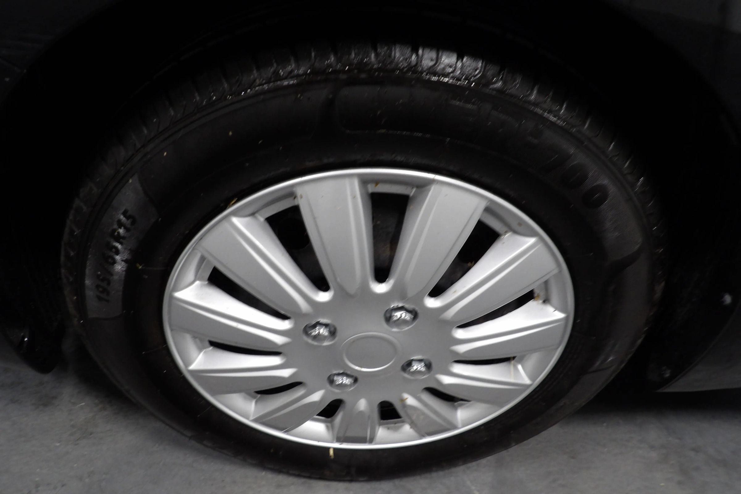 Used 2017 Kia Forte LX FWD image 16