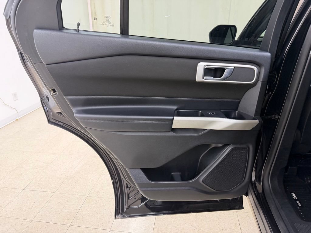 Used 2020 Ford Explorer XLT w/ Comfort Package AWD/4WD image 19