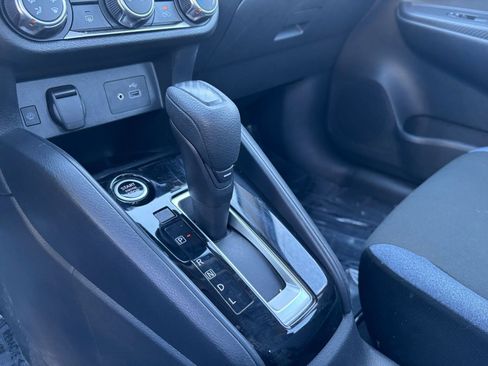 Used 2025 Nissan Versa SV w/ Trunk Package image 39