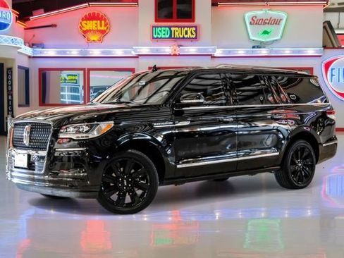 Used 2022 Lincoln Navigator L Reserve image 2
