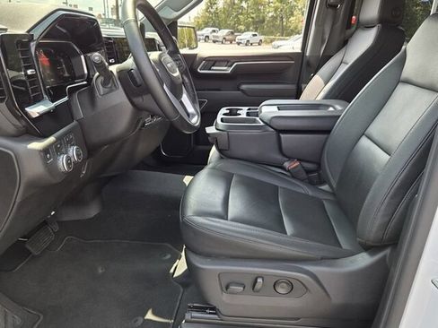 Used 2026 GMC Sierra 1500 SLT AWD/4WD image 10