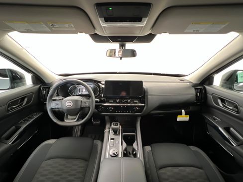 New 2026 Nissan Pathfinder SV image 9