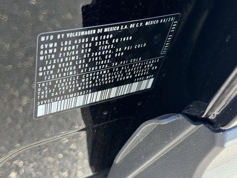 New 2025 Volkswagen Taos SE image 33