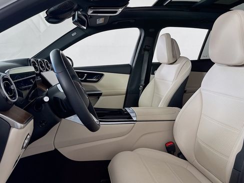 Certified 2026 Mercedes-Benz GLC 300 image 17