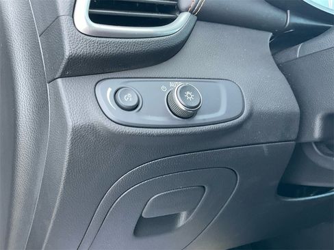 Used 2022 Chevrolet Trax LT w/ Sport Edition image 23