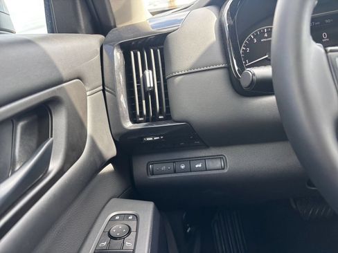 Used 2026 Nissan Pathfinder SV FWD image 37