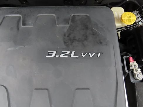 Used 2014 Jeep Cherokee Limited w/ Technology Group image 12