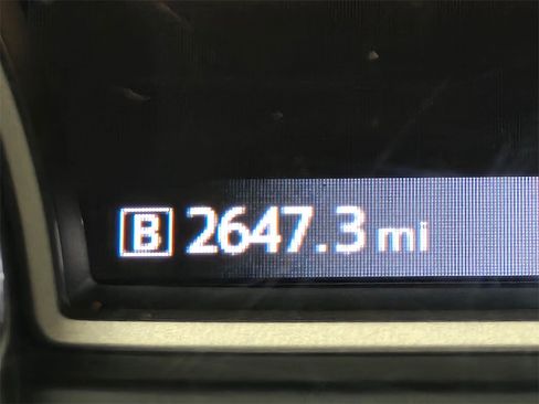 Used 2017 Nissan Pathfinder SV image 22