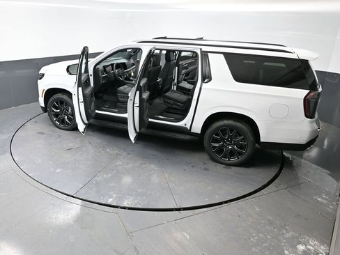 New 2026 Chevrolet Suburban RST w/ RST Capability Package image 58