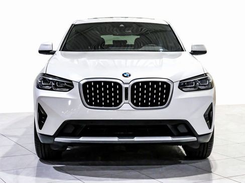 Used 2023 BMW X4 xDrive30i w/ Convenience Package image 2