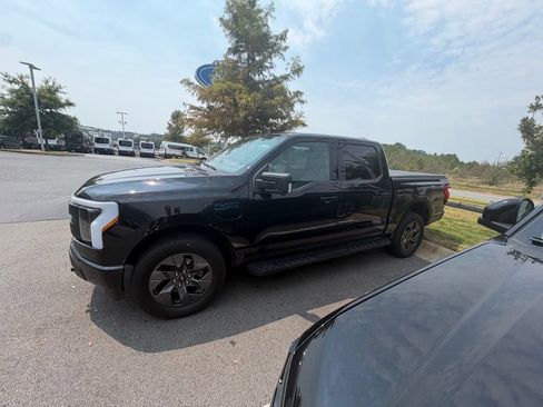 Used 2025 Ford F150 Lightning Flash AWD/4WD image 9