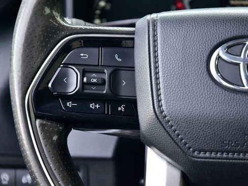 Used 2022 Toyota Tundra SR5 w/ SR5 Convenience Package image 17