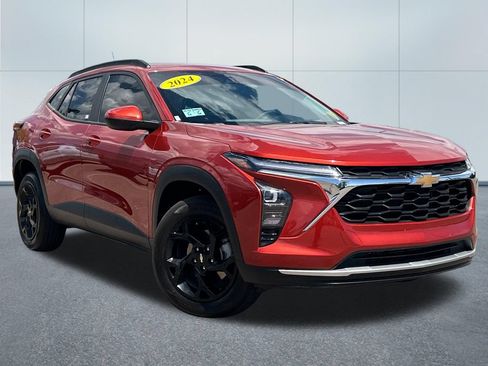 Used 2024 Chevrolet Trax LT w/ Driver Confidence Package FWD image 33