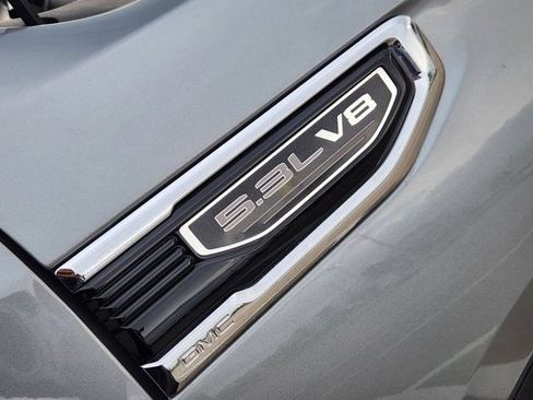 Used 2025 GMC Sierra 1500 SLT image 11