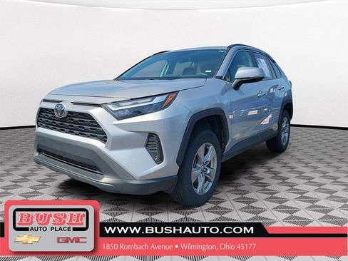 Used 2024 Toyota RAV4 XLE AWD/4WD image 2
