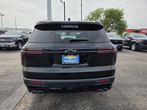 New 2026 Chevrolet Traverse LT w/ Midnight/Sport Edition FWD image 4