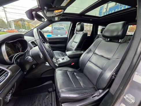 Used 2018 Jeep Grand Cherokee Limited w/ Luxury Group II image 11