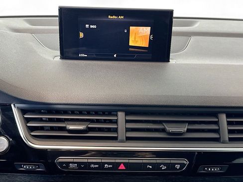 Used 2017 Audi Q7 3.0T Premium image 14