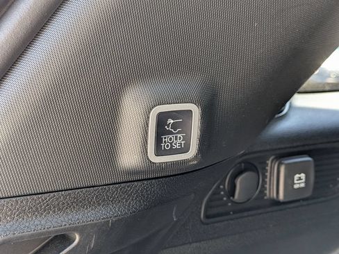 Used 2023 Jeep Grand Cherokee Altitude AWD/4WD image 9