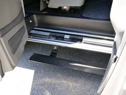 Used 2025 Chevrolet Express 2500 w/ Driver Convenience Package image 45