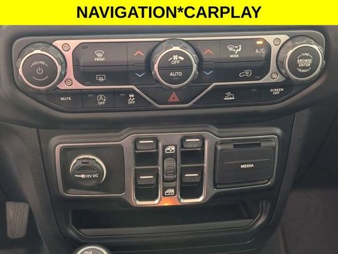 Used 2023 Jeep Gladiator Sport AWD/4WD image 23