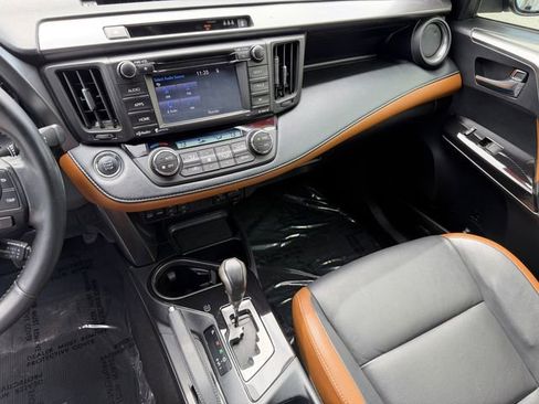 Used 2018 Toyota RAV4 SE w/ Power Extra Value Package FWD image 18