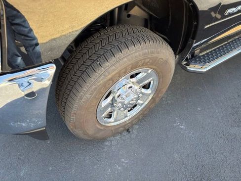 Used 2024 RAM 2500 Big Horn w/ Level 2 Equipment Group AWD/4WD image 5