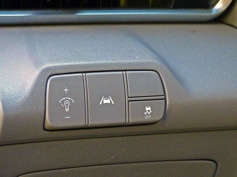 Used 2023 Hyundai Elantra SEL w/ Cargo Package FWD image 17