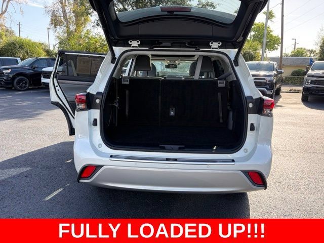 Used 2021 Toyota Highlander Platinum AWD/4WD image 17