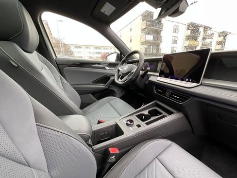 New 2026 Volkswagen Tiguan SE R-Line image 20