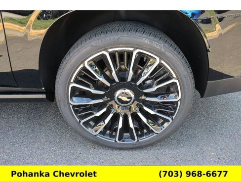 New 2026 Chevrolet Suburban High Country AWD/4WD image 26